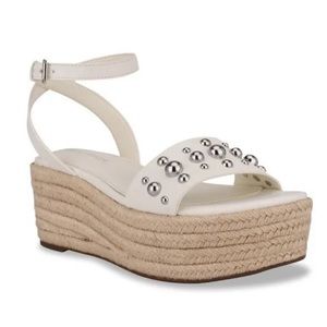 NEW Marc Fisher Joyce platform sandal. Size 8.5 M